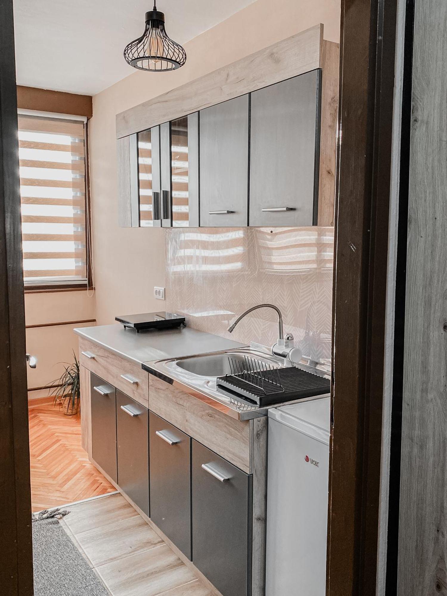 Manila Apartment *